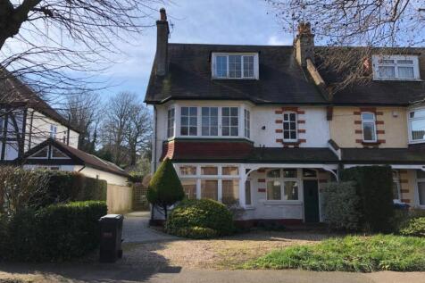 3 bedroom maisonette for sale