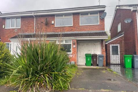 4 bedroom semi-detached house for sale