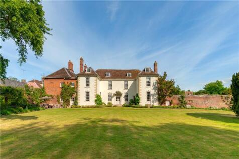 8 bedroom detached house for sale