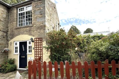 Mews Cottages Market Place... 2 bed end of terrace house for sale