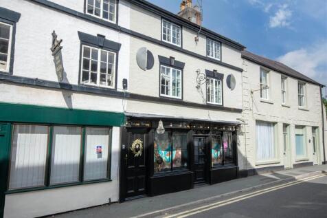 6 bedroom town house for sale