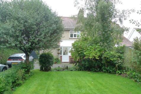 Old Road, Acle, Norwich, NR13 3 bed cottage for sale