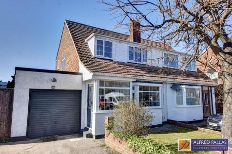 Ravensbourne Avenue, East Boldon 3 bed semi