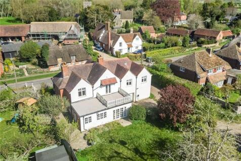 6 bedroom detached house for sale