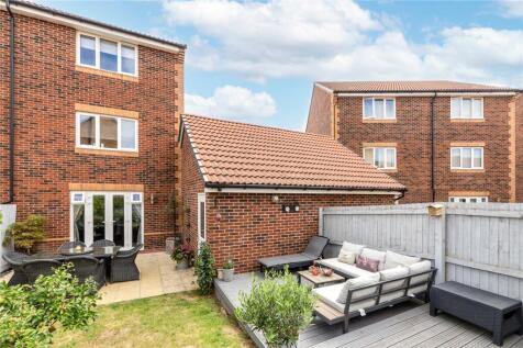 4 bedroom town house for sale