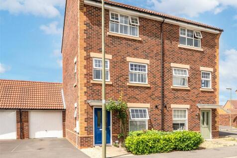 4 bedroom town house for sale