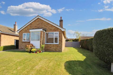 Fairfields, Cawston 2 bed detached bungalow for sale