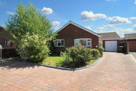 Youngmans Close, North Walsham 3 bed detached bungalow for sale