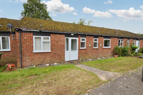 Brownsfield, Roughton, Norwich 2 bed terraced bungalow for sale