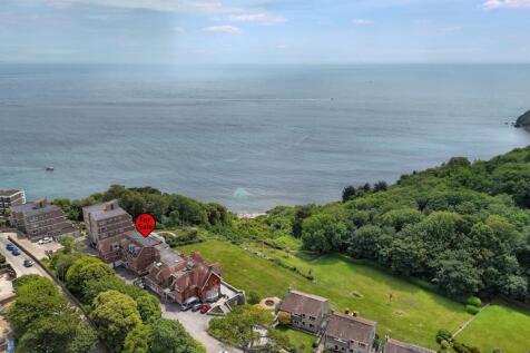 Swanage 2 bed flat for sale