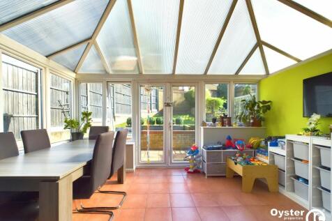 Lonsdale Drive, Enfield, EN2 3 bed end of terrace house for sale