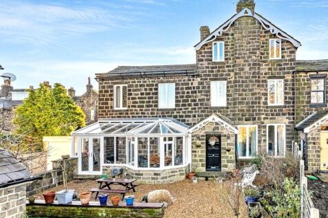 North Broadgate Lane, Horsforth... 4 bed semi