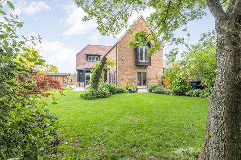 Lancewood Gardens, Leverington, PE13 4 bed link detached house for sale
