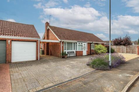 Grimston 3 bed detached bungalow for sale