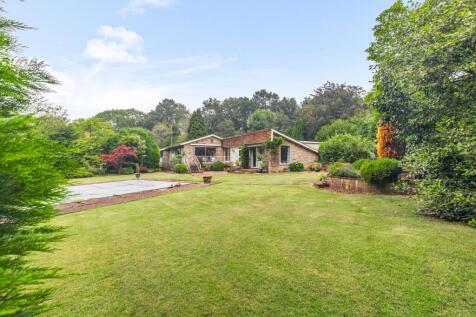 Ashwicken 4 bed detached house for sale
