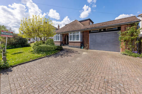 Manor Way, Barnhurst, Bexleyheath... 3 bed detached bungalow for sale