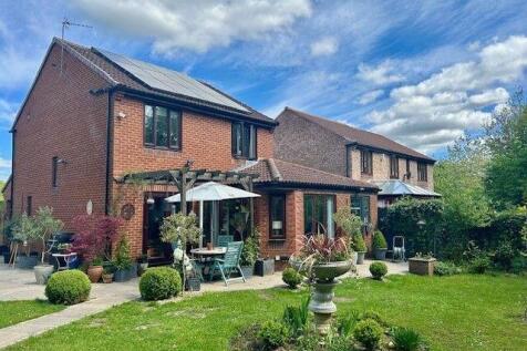 The Grange, Newton Aycliffe, DL5 3 bed detached house for sale