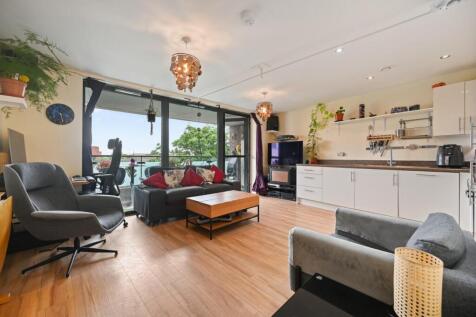 Tewkesbury Road, London 1 bed flat for sale