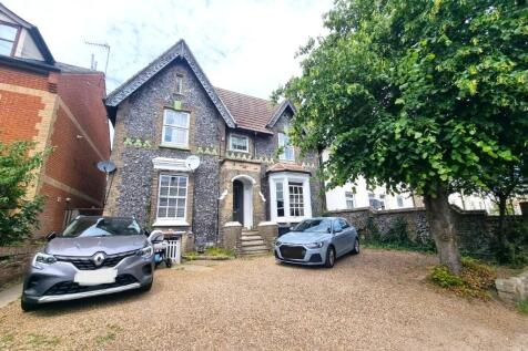 2 bedroom maisonette for sale