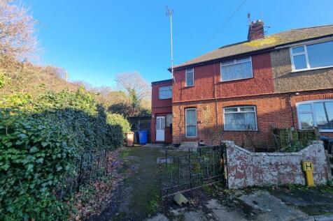 Thompson Road, Ipswich, IP1 3 bed semi