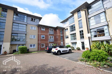 36 Hollinshead House, Bailey Avenue... 2 bed flat for sale