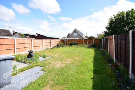 Cudworth Road, Lytham St. Annes... 2 bed semi