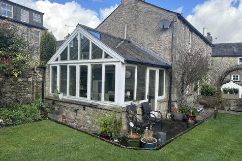 2 bedroom detached house for sale