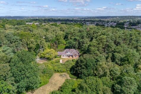 Blackwater Drive, Wimborne, Dorset, BH21 6 bed detached house for sale