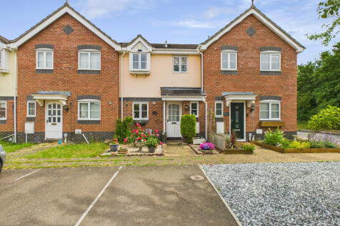 Brybank Road, Haverhill, Suffolk 3 bed terraced house for sale