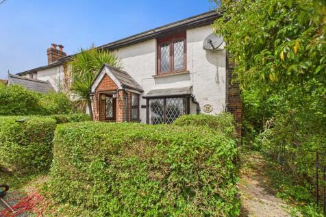 Oakend Cottage, Pale Green, Helions... 3 bed semi