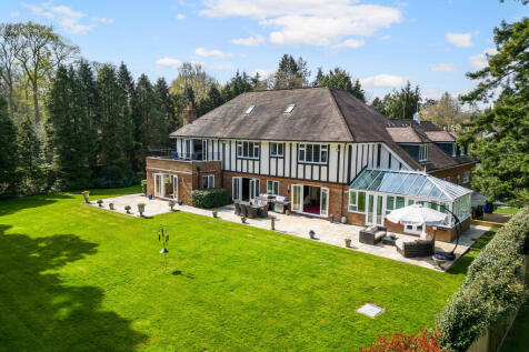 6 bedroom detached house for sale