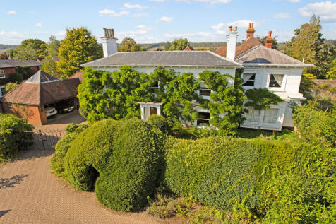 6 bedroom house for sale