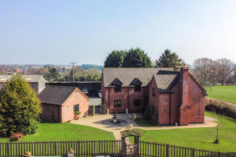 Uttoxeter STAFFORDSHIRE 4 bed equestrian property for sale