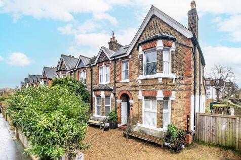 6 bedroom house for sale