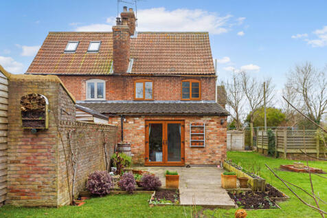 3 bedroom cottage for sale