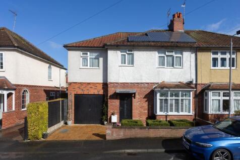 4 bedroom semi-detached house for sale
