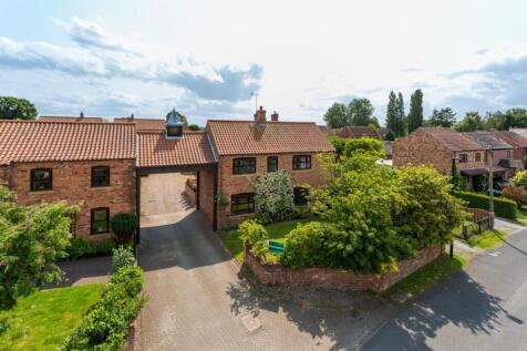 Swan Close, Deighton, York 5 bed detached house for sale