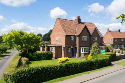 Skipwith Road, Escrick, York 3 bed semi