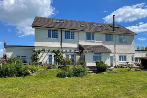 Seaton Down Hill, Seaton, Devon, EX12 2 bed ground floor flat for sale