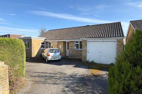 Hartsgrove Close, Blackfield... 3 bed detached bungalow for sale
