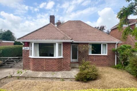 New Road, Blackfield, Southampton... 2 bed detached bungalow for sale