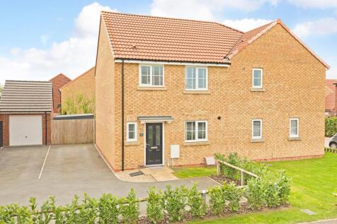 Cardinal Way, Castle Gate, Knaresborough 3 bed semi