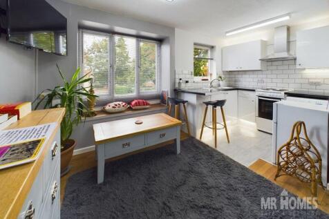 Studio flat for sale