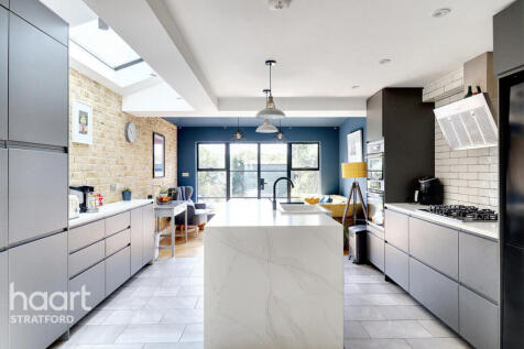 Corporation Street, London 2 bed terraced house for sale