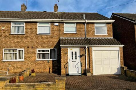 4 bedroom semi-detached house for sale