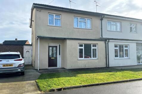 3 bedroom semi-detached house for sale