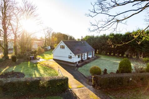 Fryston Common Lane, Monk Fryston, Leeds 2 bed detached bungalow for sale