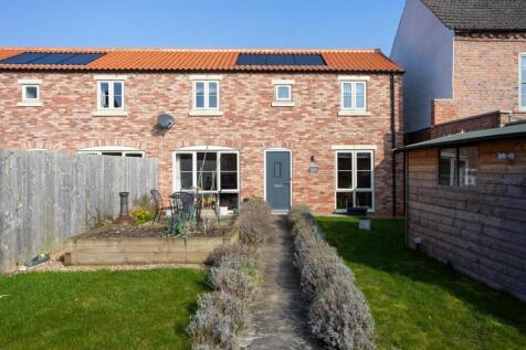 2 bedroom semi-detached house for sale