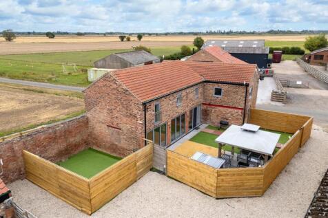 Wistow Lordship, Selby 4 bed barn conversion for sale