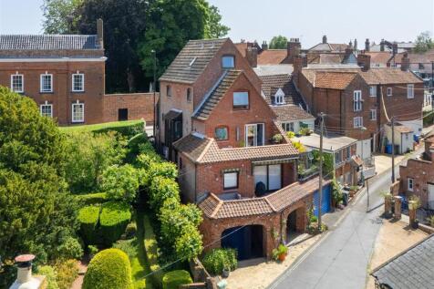 Northgate, Beccles NR34 5 bed townhouse for sale